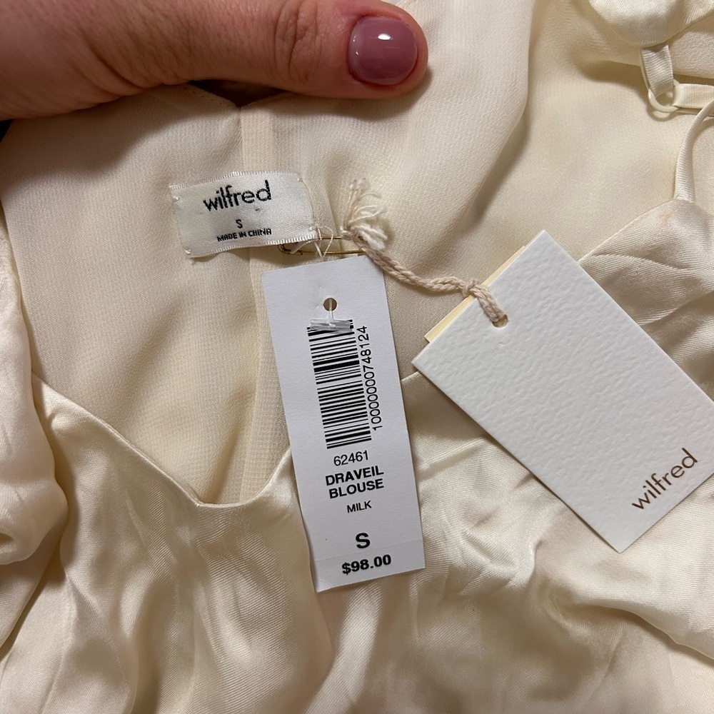 nwt Wilfred “ Draveil Blouse- Milk “ size Small - Picture 4 of 4